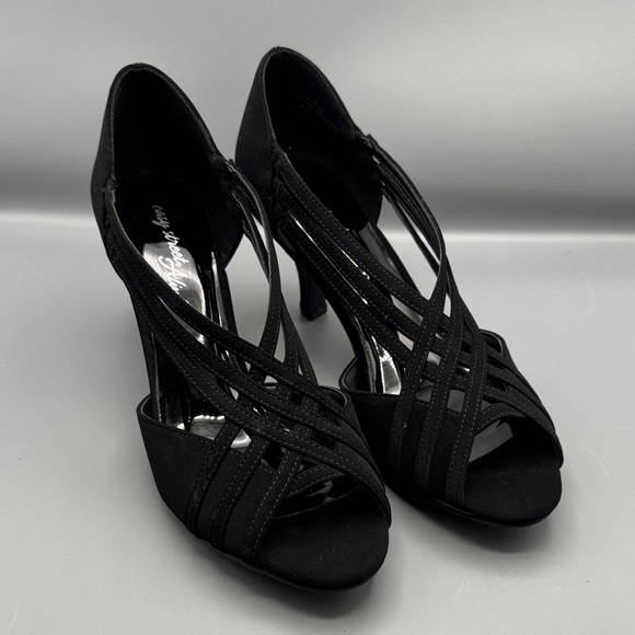 Easy Street Oceana Women's Dress Pumps - Picture 1 of 4
